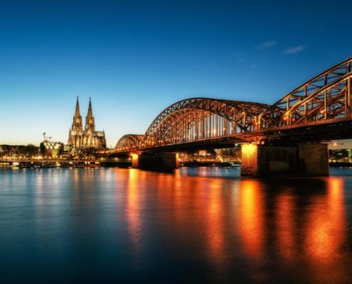 Date-Ideen in Köln: Kölner Dom und Brücke