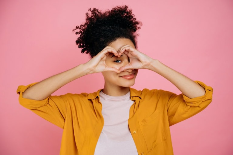 Körpersprache der Liebe: So erkennst du die Signale